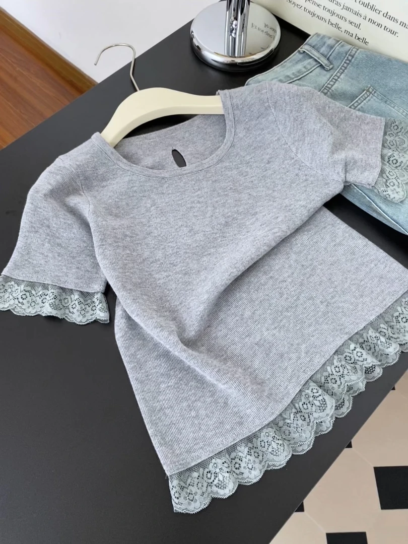 设计感灰色蕾丝拼接圆领短袖T恤女夏季新款后背镂空蝴蝶结上衣