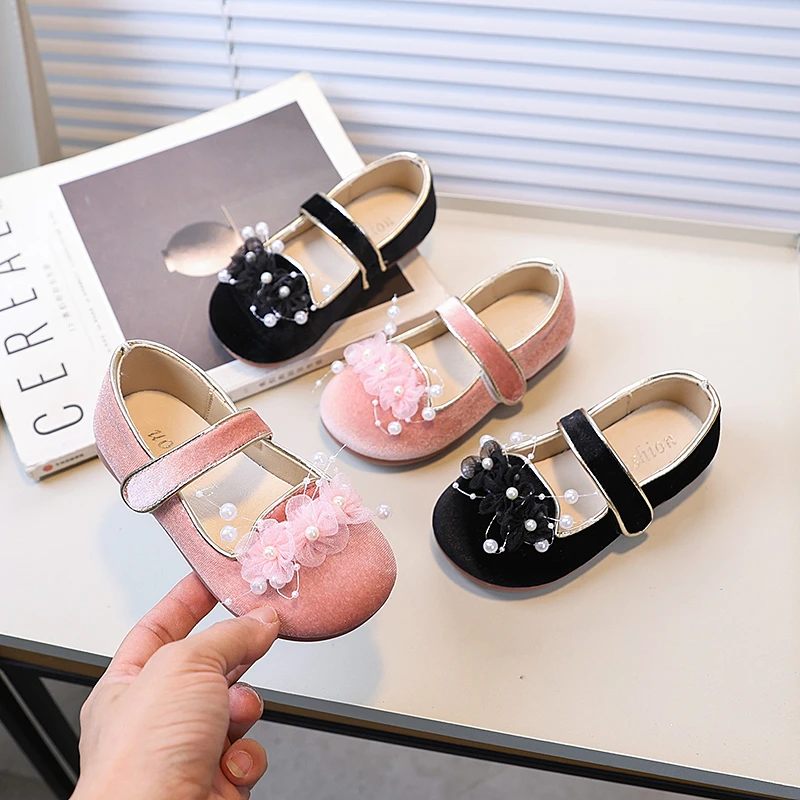 女童皮鞋2025春季新款儿童珍珠花朵平底鞋新中式百搭公主舒适单鞋