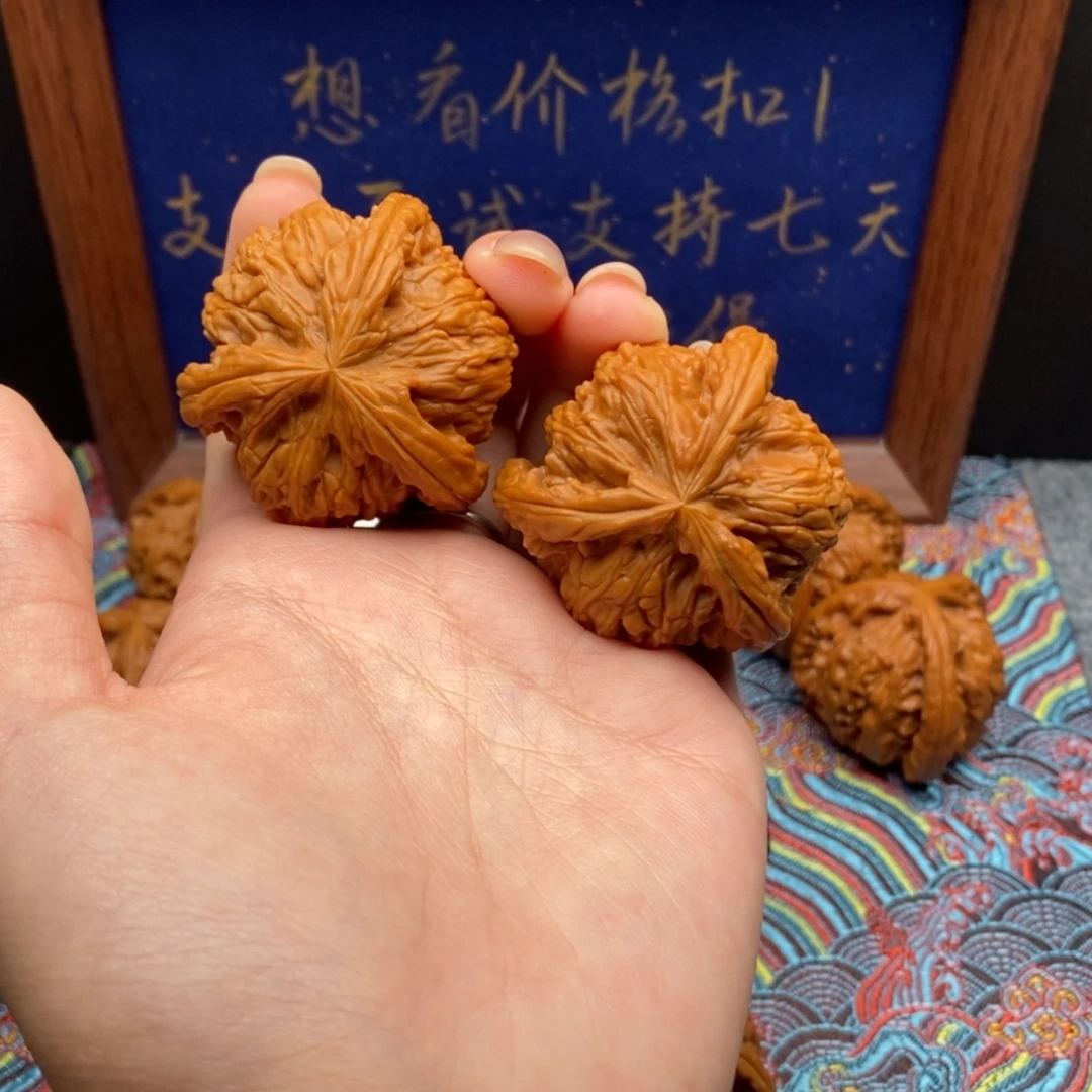 【闪购商品】朱*力白狮