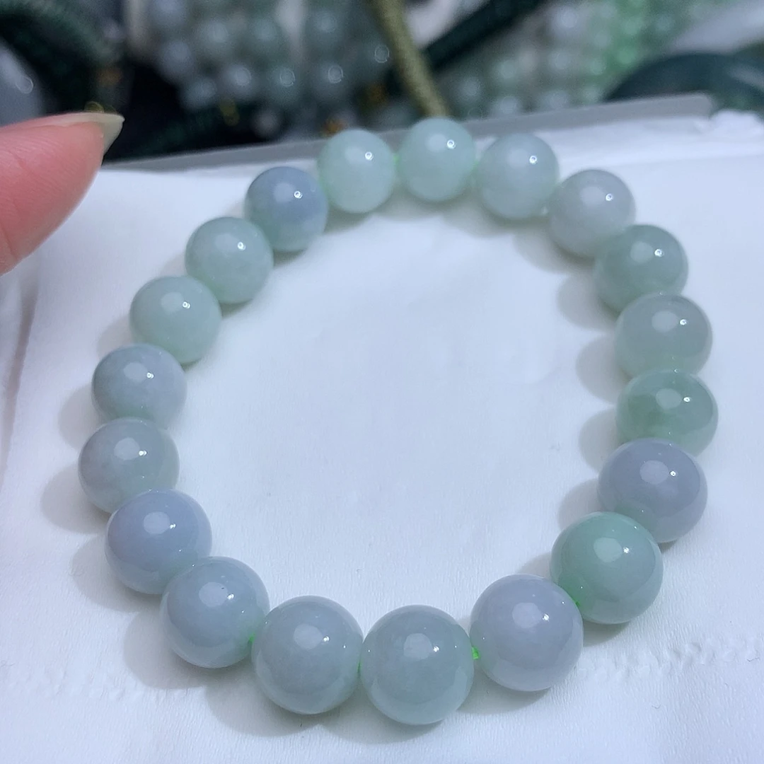 翡翠未镶嵌颈饰340。