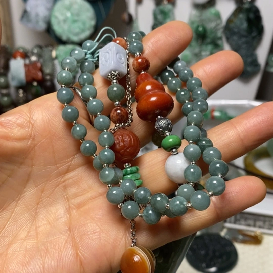 【闪购商品】翡翠吊坠(赠链)未镶嵌快**鱼