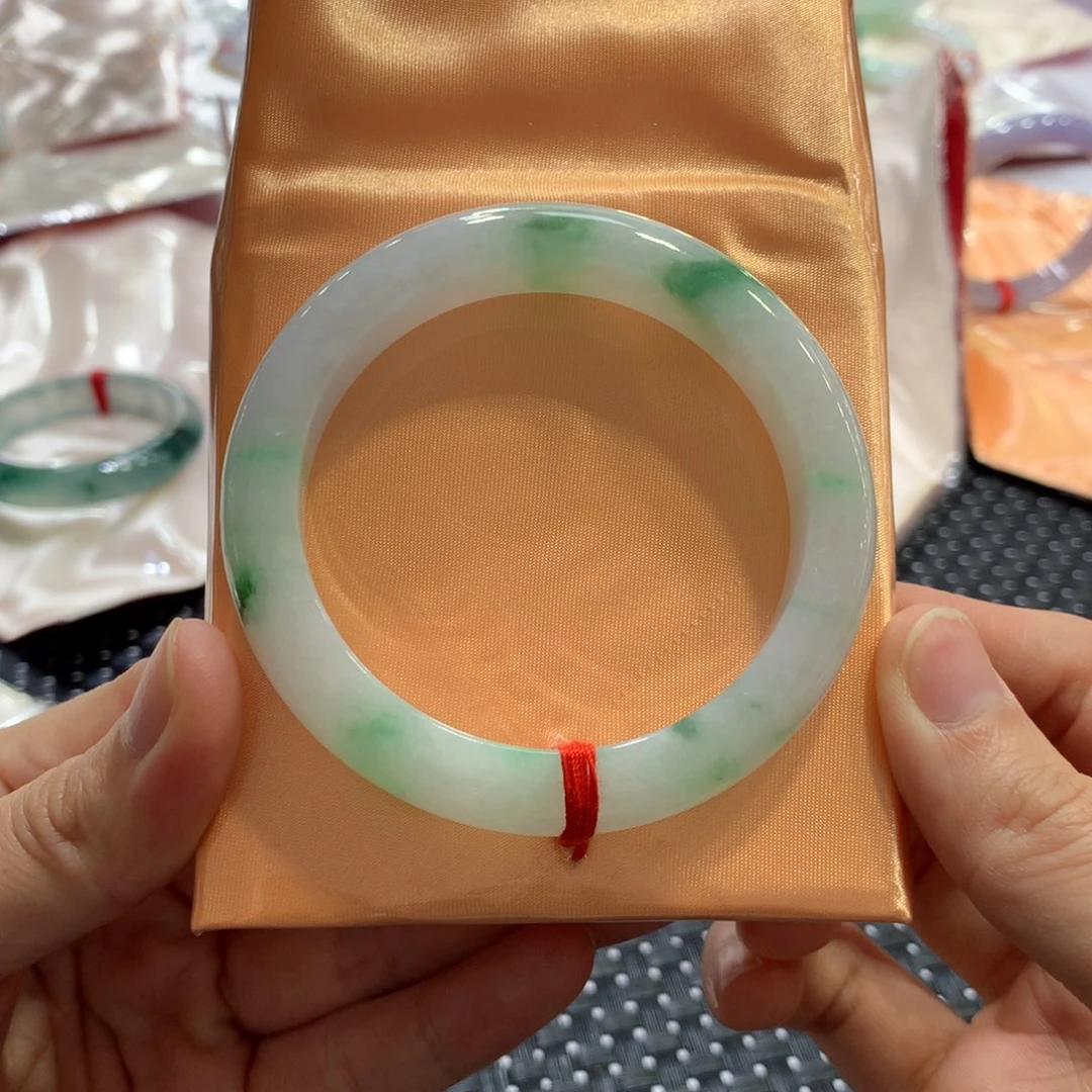 翡翠未镶嵌手镯闪购 10