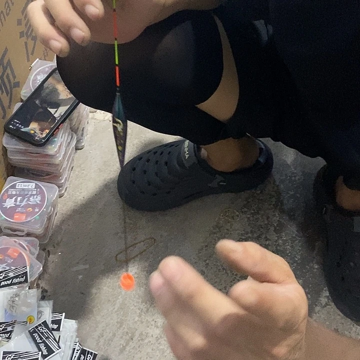 里手4.0-4.5-5.5克鱼漂各一根