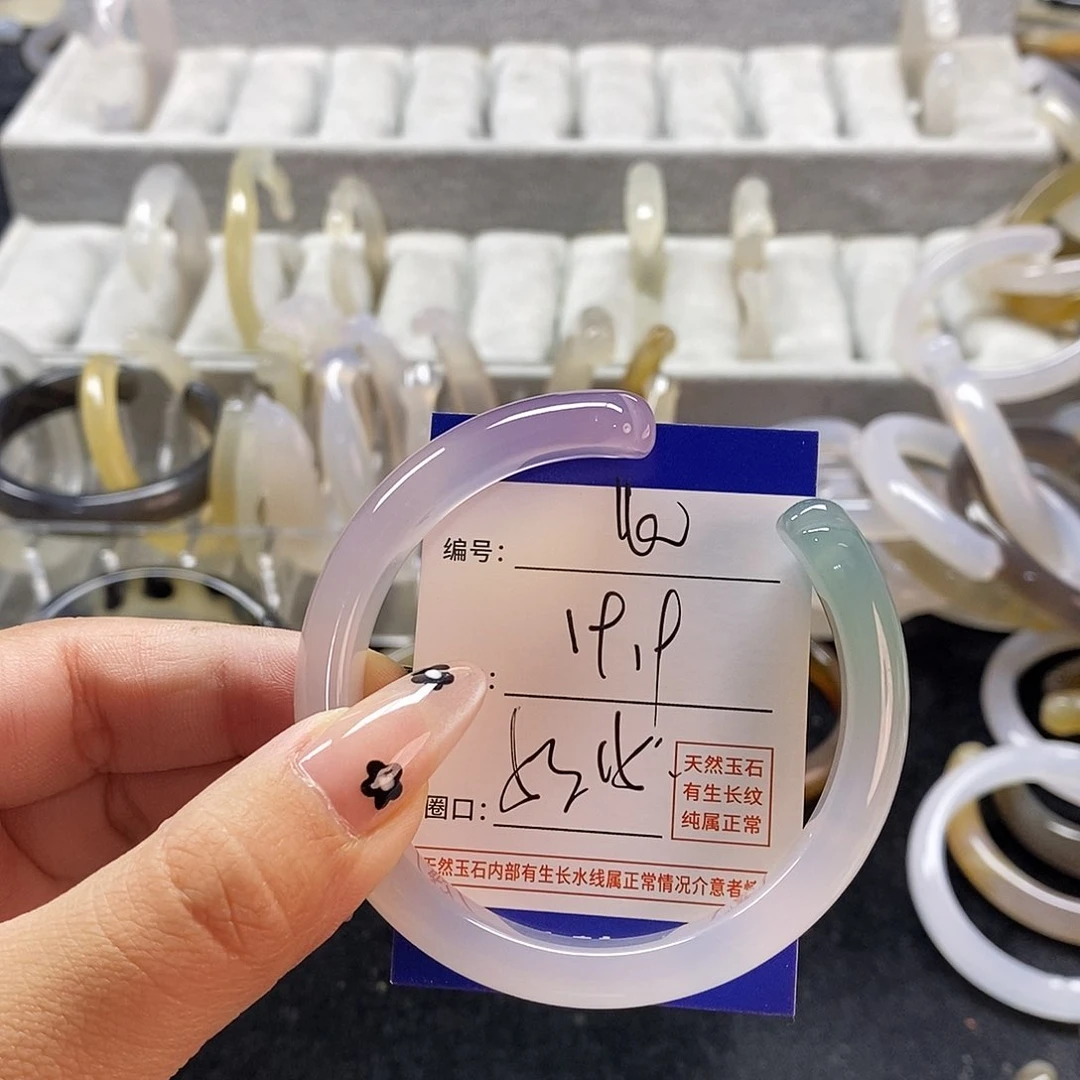 玛瑙/玉髓手镯未镶嵌160