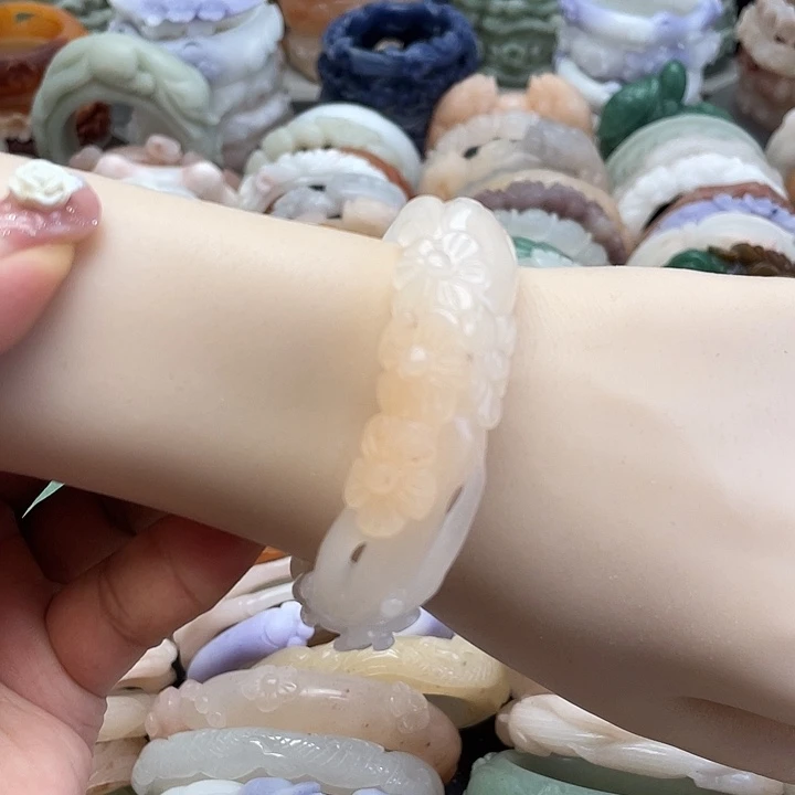 石英岩玉手镯未镶嵌