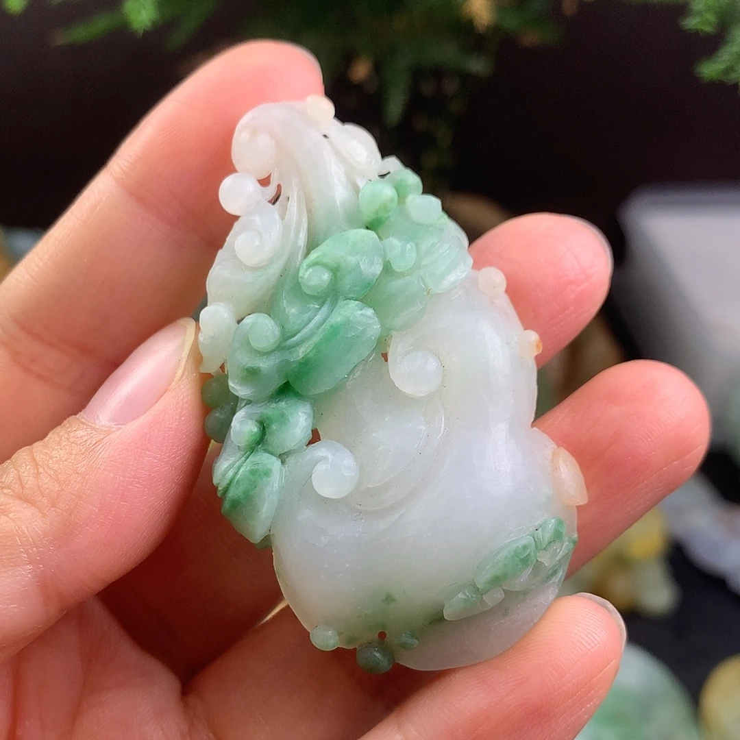 定制翡翠未镶嵌如意