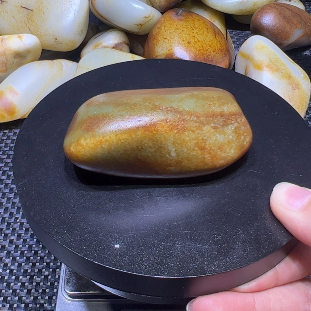 和田玉（子料）未镶嵌颈饰162克