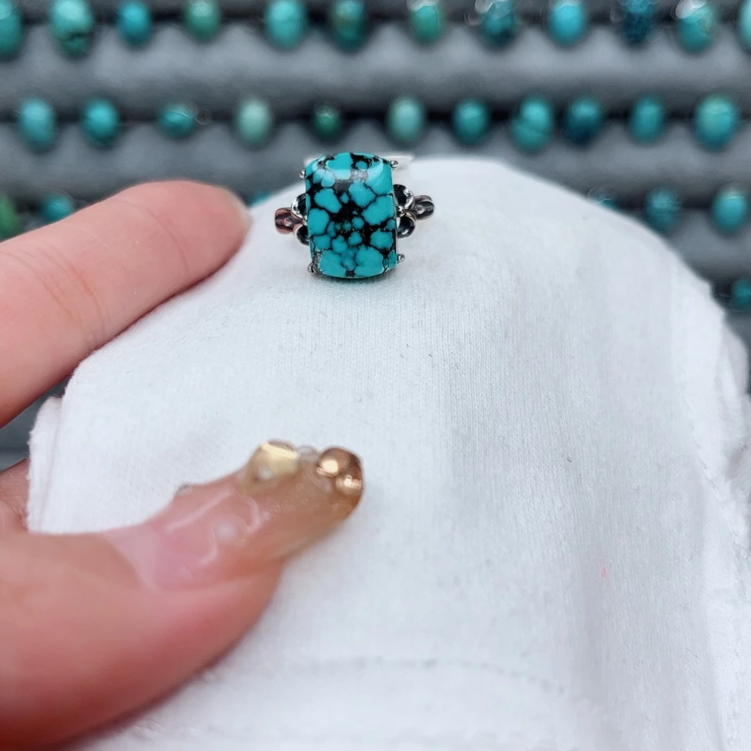 绿松石绿松石未镶嵌