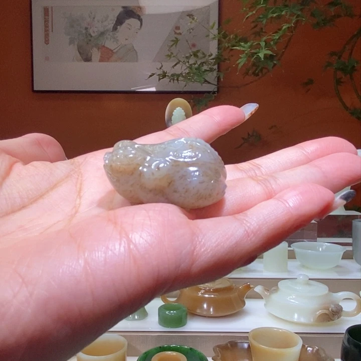 未镶嵌和田玉摆件且末糖草花金蟾