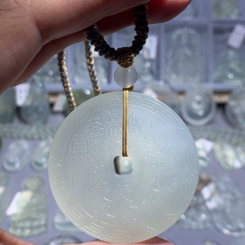 【闪购商品】岫玉颈饰未镶嵌?**o山鬼