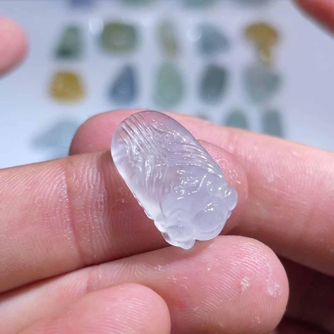 颈饰未镶嵌翡翠金蝉