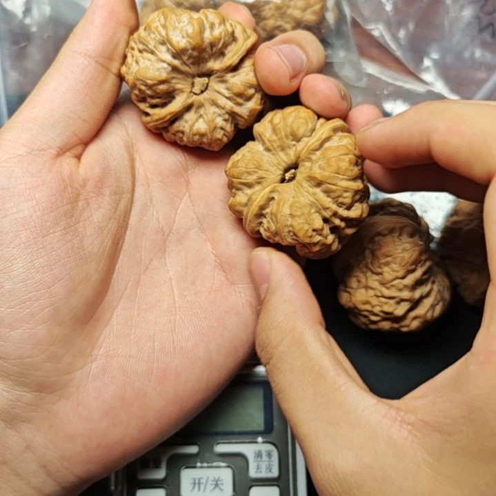 沧***｀4.2+边48.9克大娃娃
