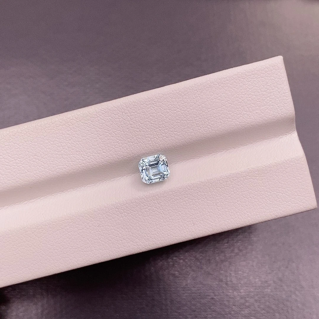 裸石海蓝宝石0.99克拉