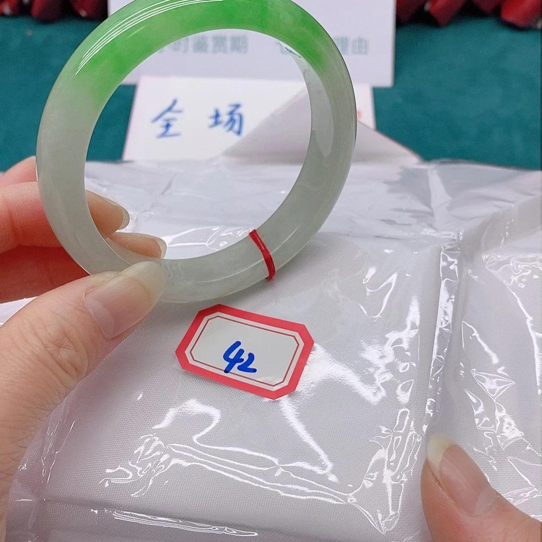 翡翠手镯未镶嵌哼*42222222222