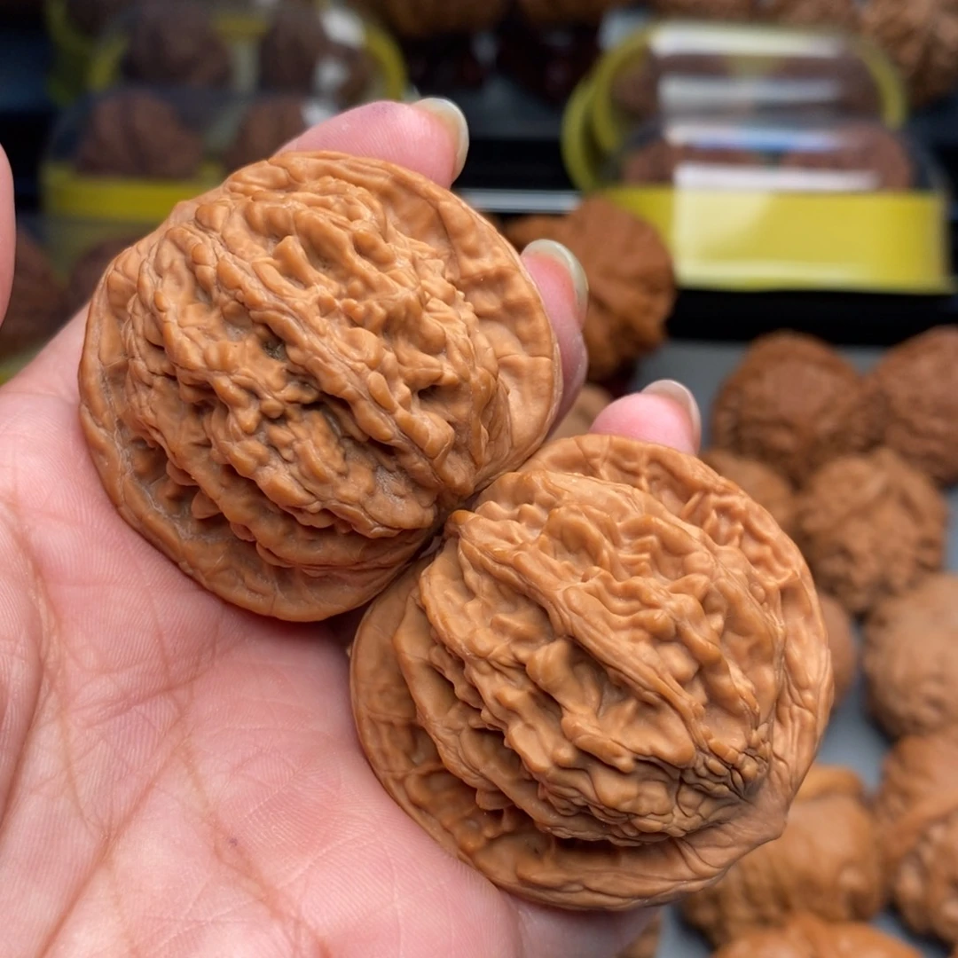 木质类文玩核桃虎头