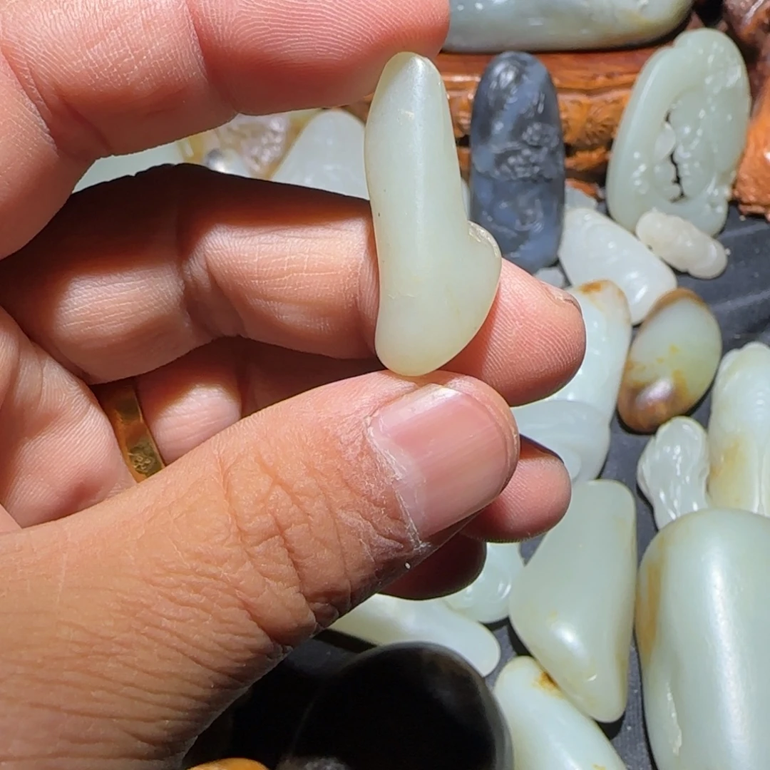 和田玉未镶嵌挂件