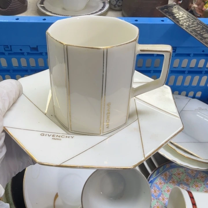 瓷片我****?开播啦….开播啦！