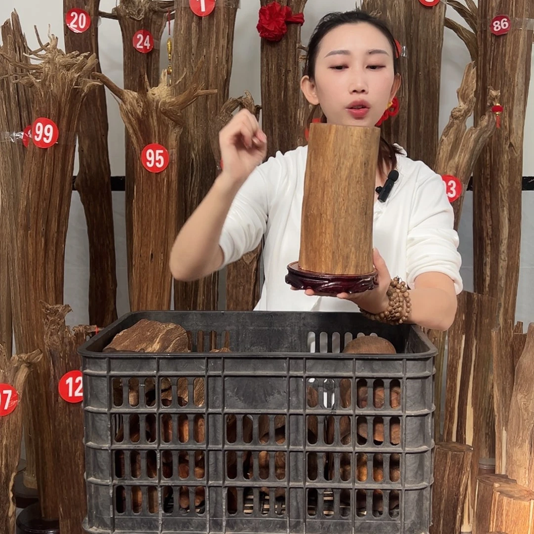 沉香碎屑沉香原材料