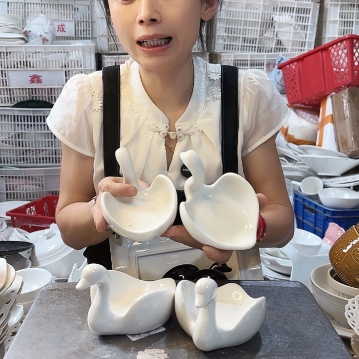 盘四个白鹅工厂库存微瑕产品