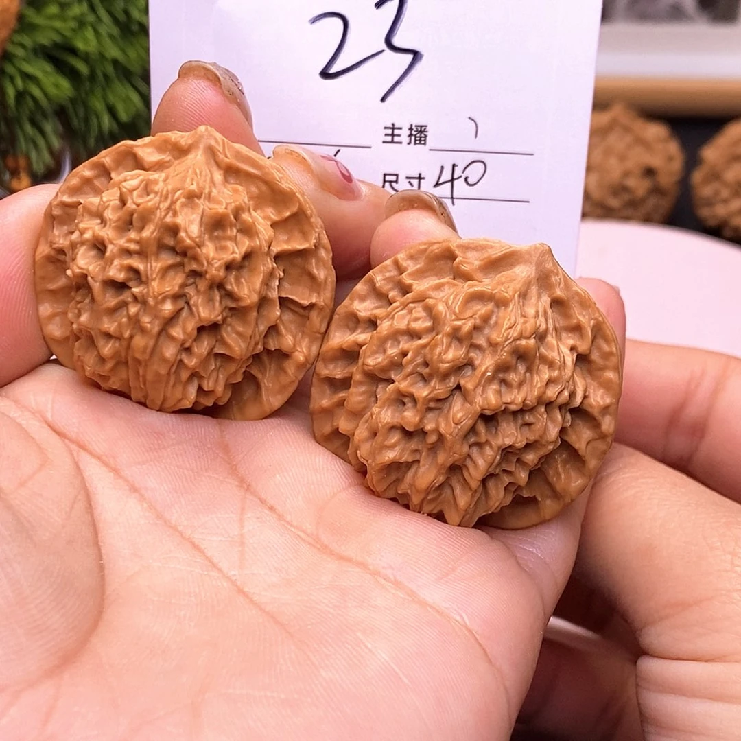 桃核吊坠盘龙纹40无刀痕磕尖s