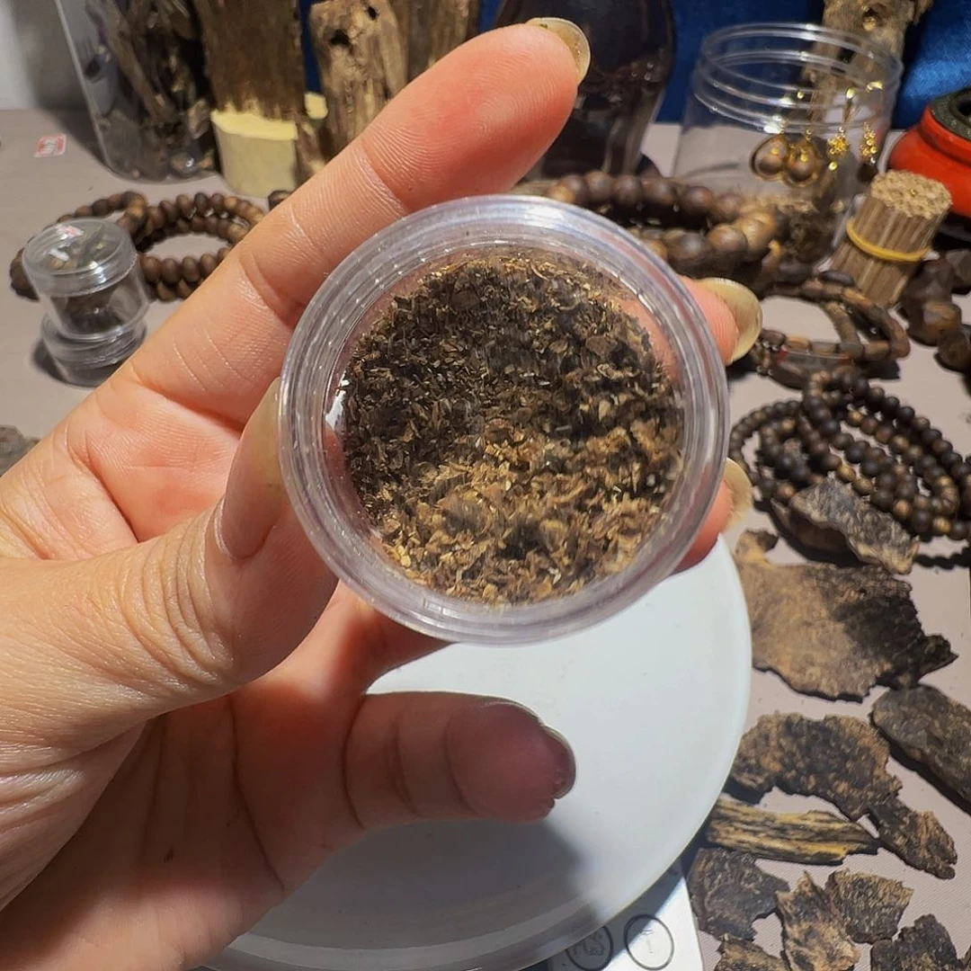 忑***屬熏香树丁碎料熏香