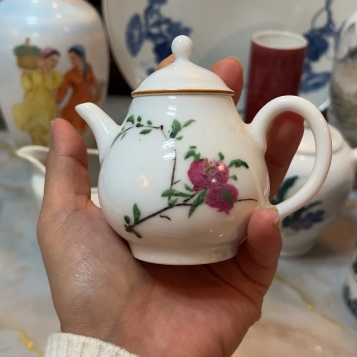 瓷景德镇粉彩手把壶