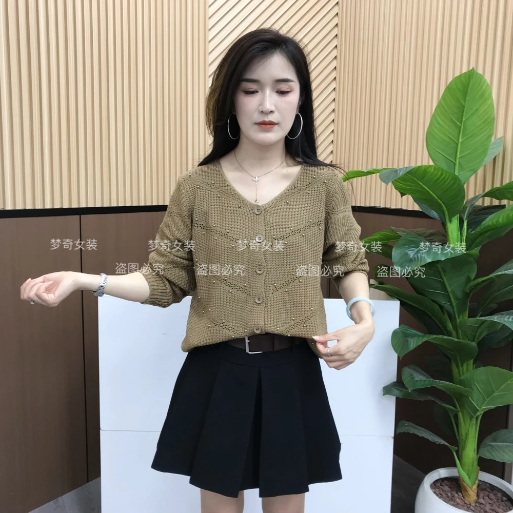 2025秋季新款亮丝钉珠镂空针织衫女V领洋气开衫外搭上衣