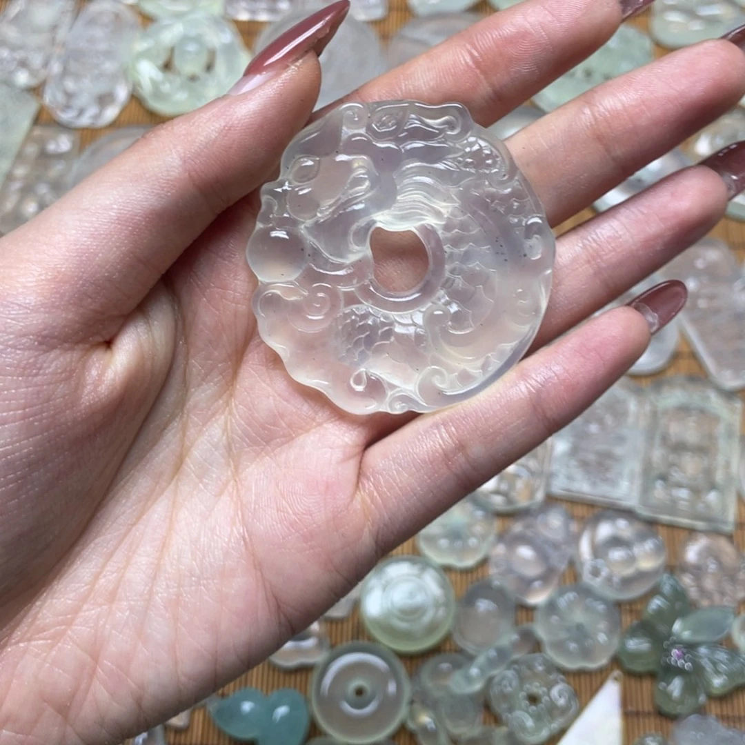 未镶嵌蛇纹石玉颈饰