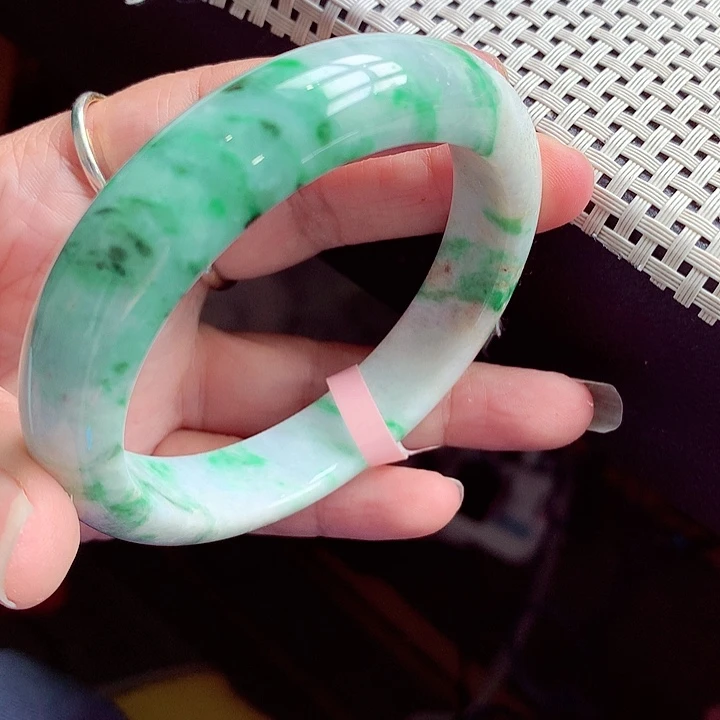 翡翠未镶嵌手镯翡翠