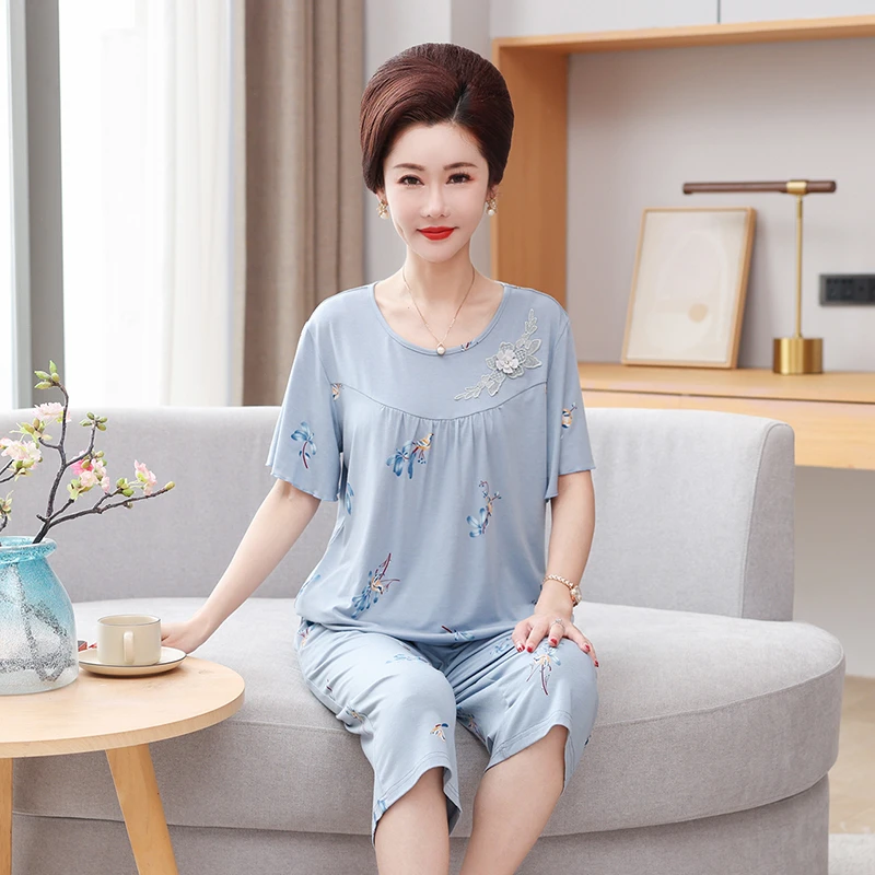 妈妈睡衣女士夏季莫代尔短袖七分裤2025年新款中老年人大码家居服