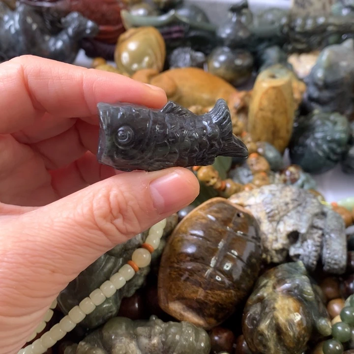 未镶嵌岫岩河磨玉（透闪石质玉）挂件