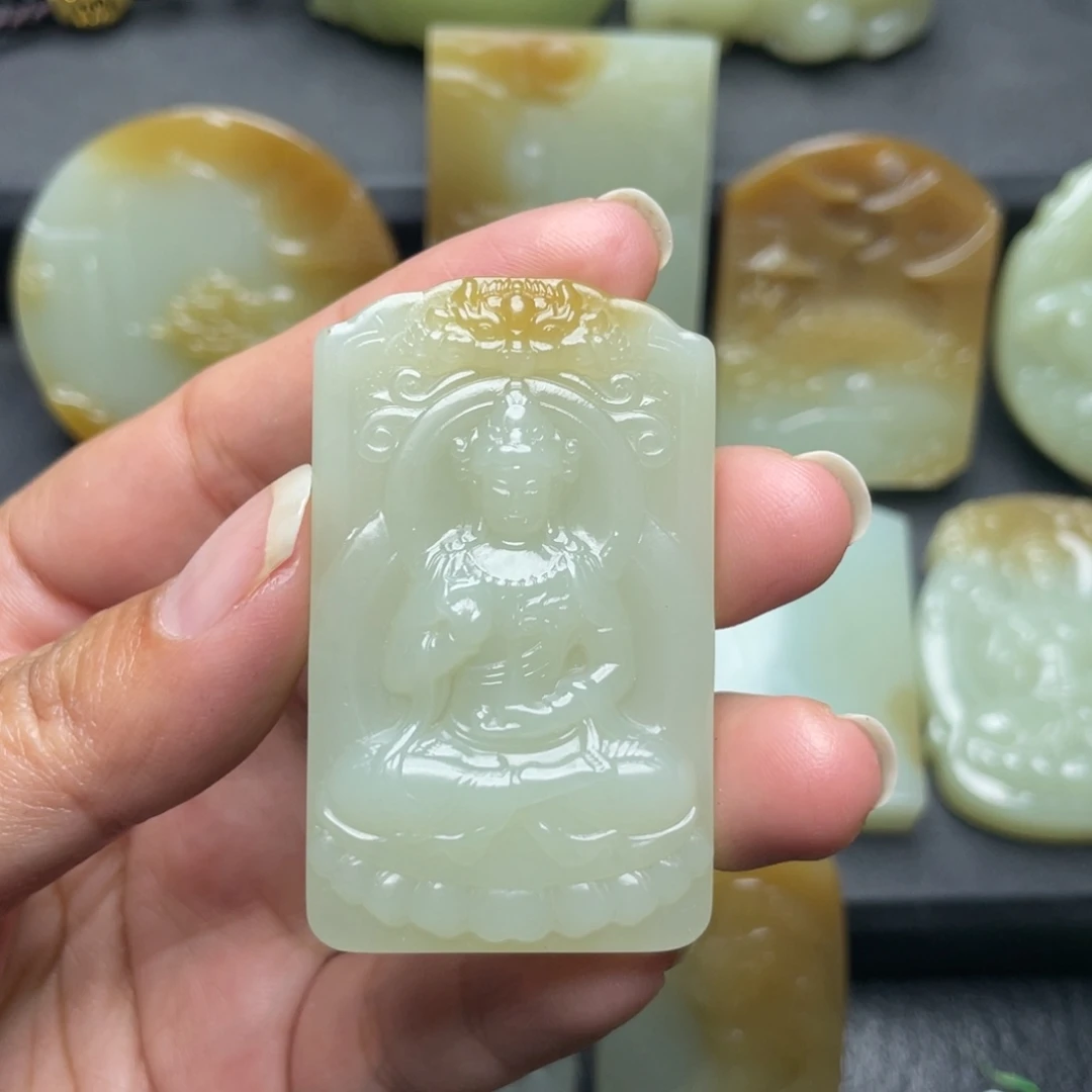 太***)和田玉（糖玉）未镶嵌颈饰