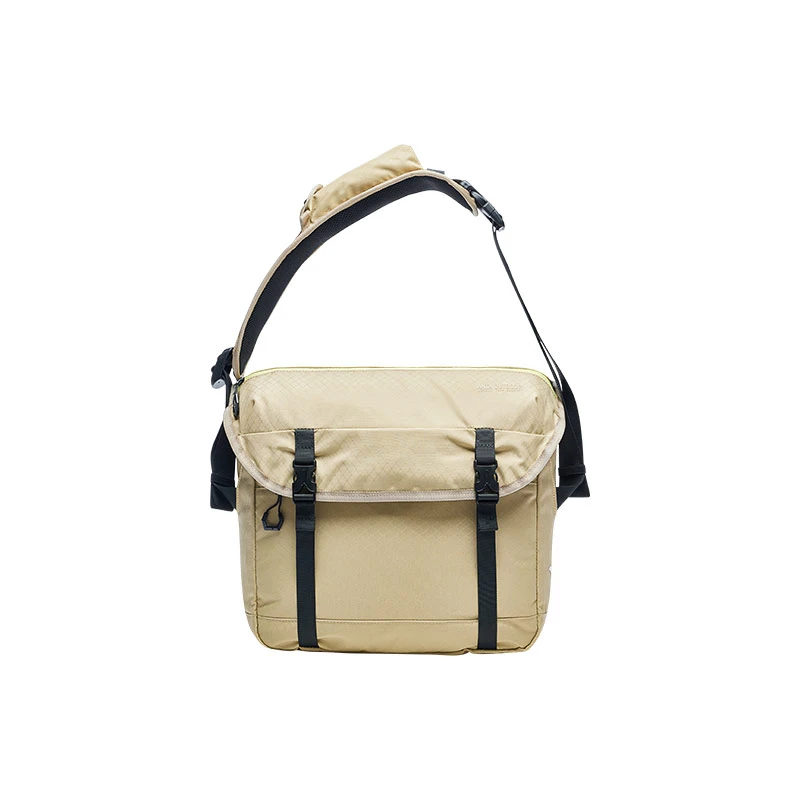 安踏斜挎包男女同款时尚户外通勤包休闲轻便百搭单肩包