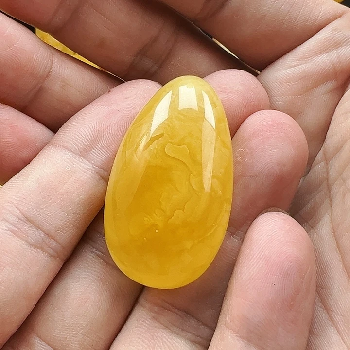 蜜蜡未镶嵌珠宝奇石蜜蜡吊坠11克，福利