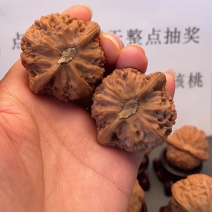 文玩核桃吊坠宫灯