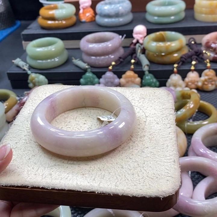 未镶嵌手镯石英岩玉