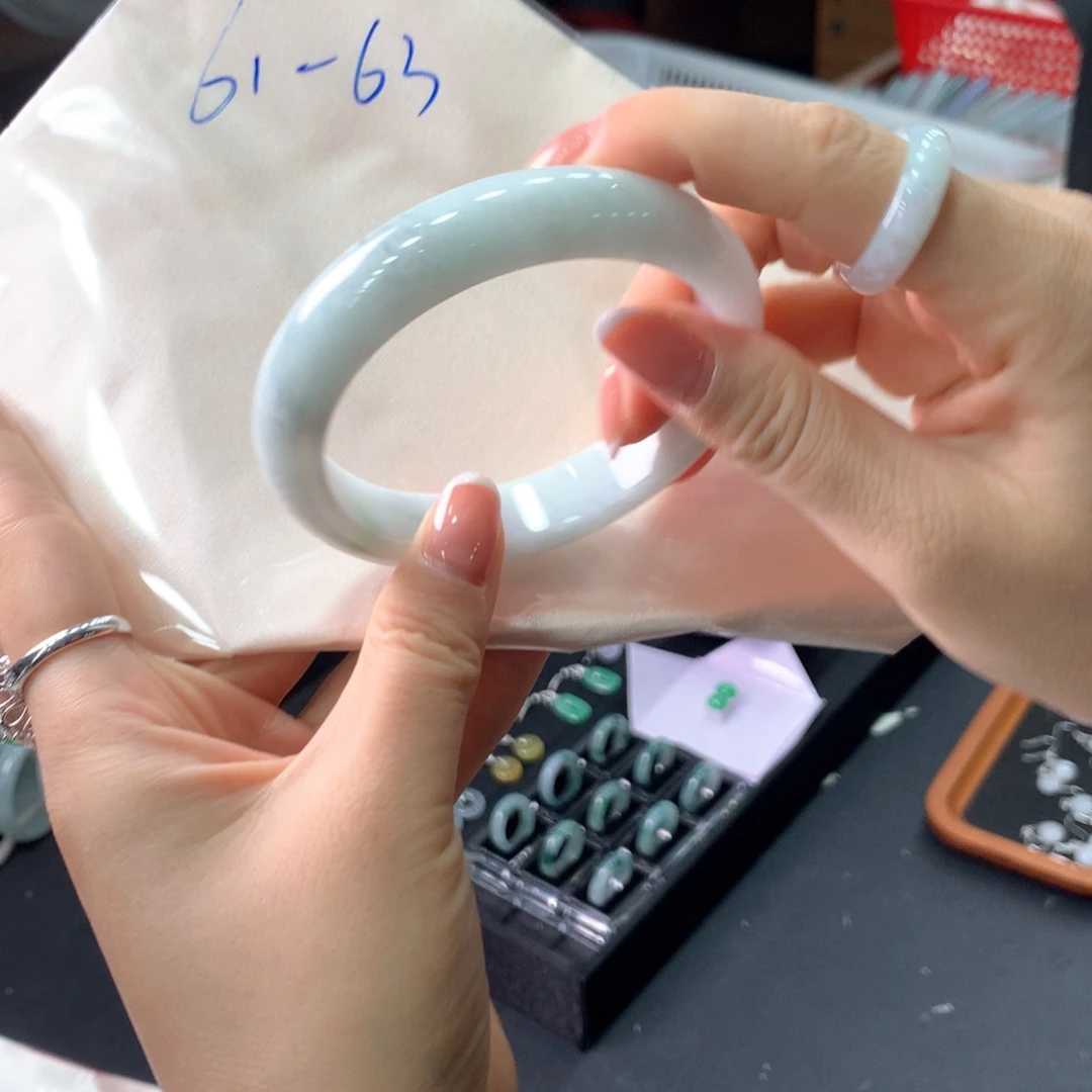 未镶嵌手镯翡翠翡翠