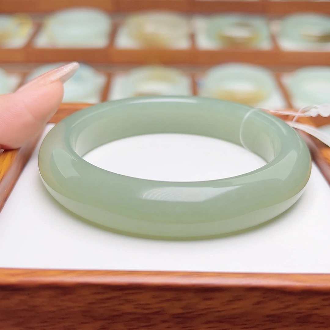 和田玉手镯未镶嵌56.6