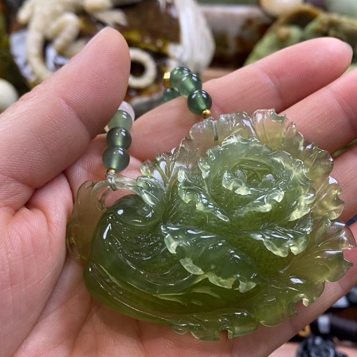 蛇纹石玉未镶嵌挂件