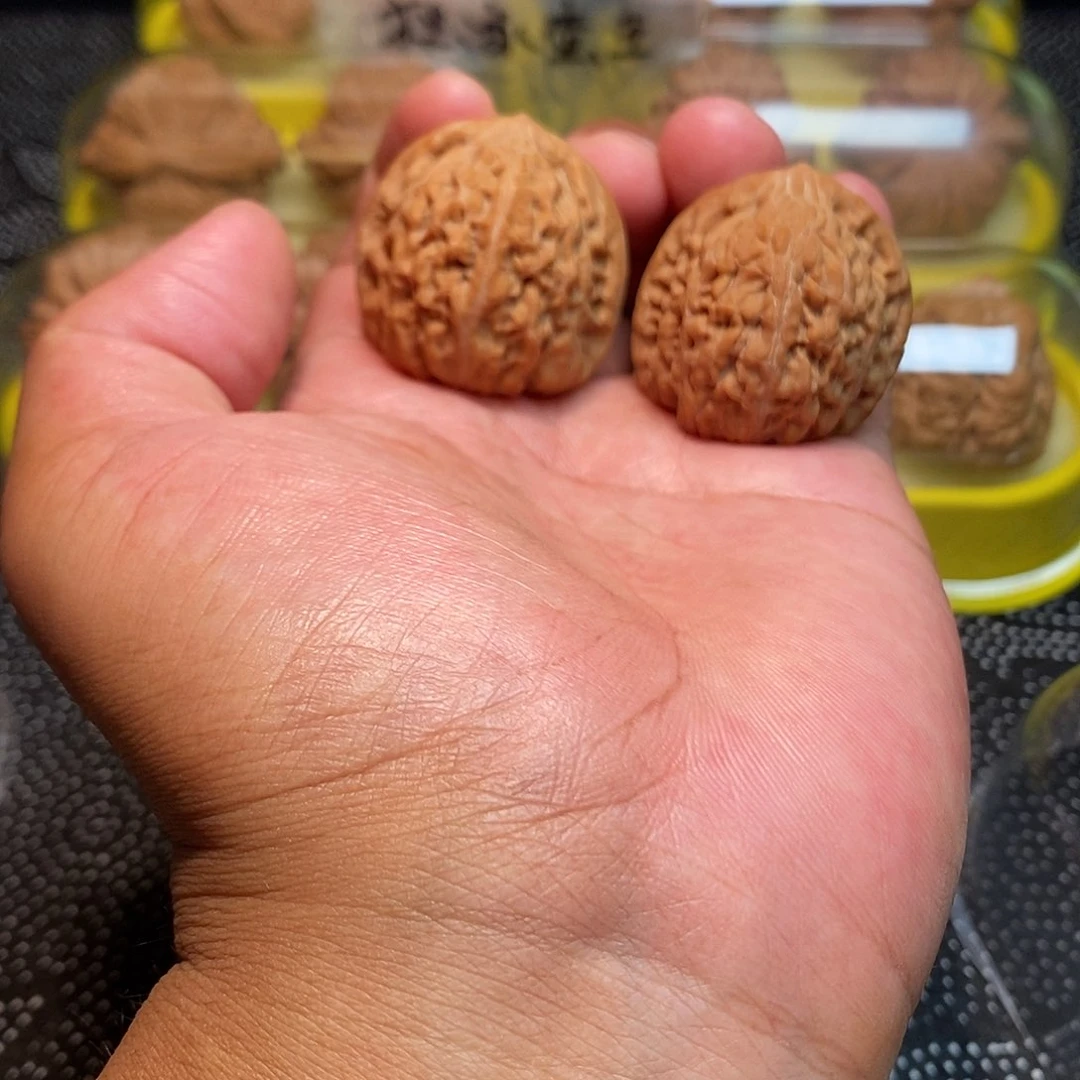 文玩核桃吊坠独家蛮王
