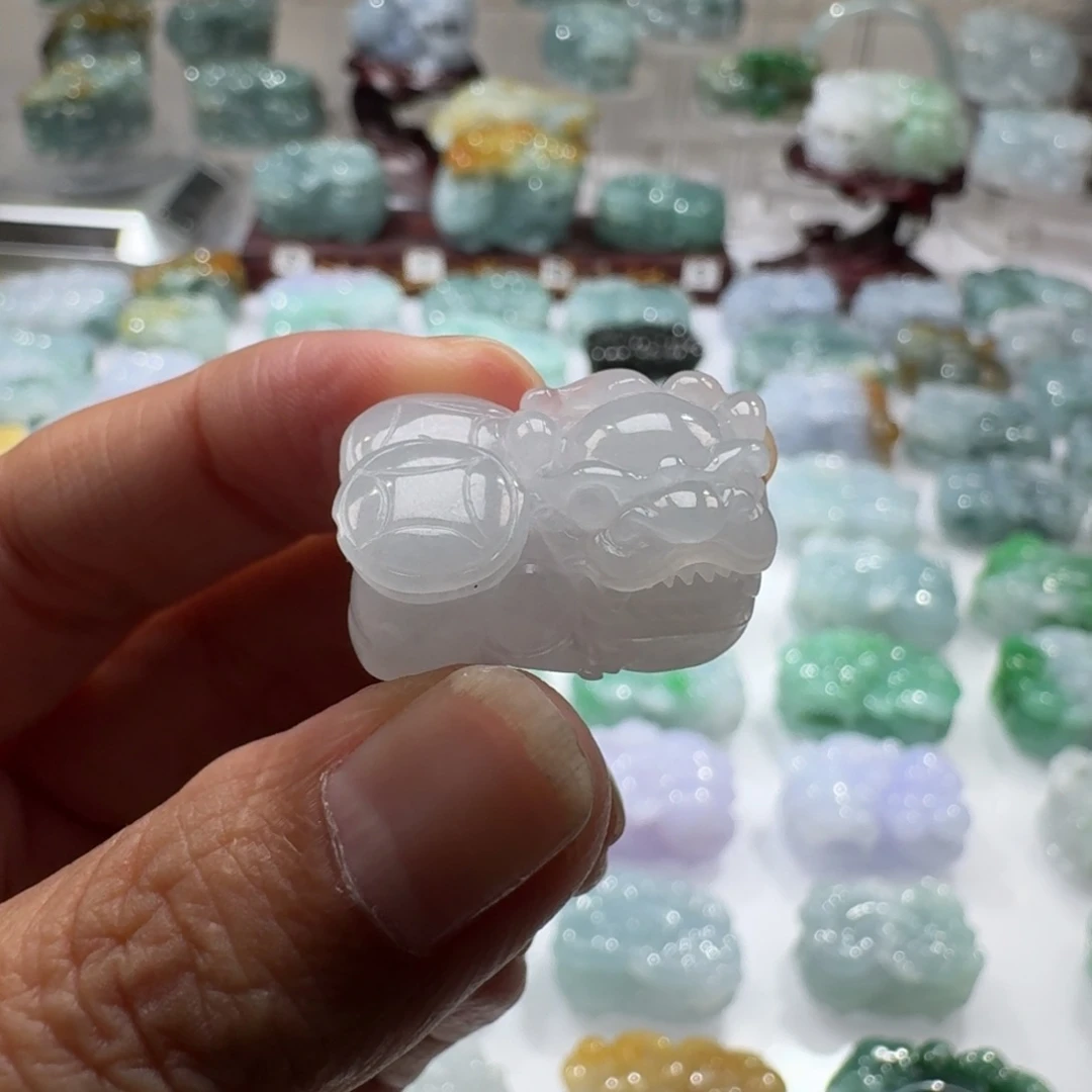 翡翠未镶嵌挂件貔貅