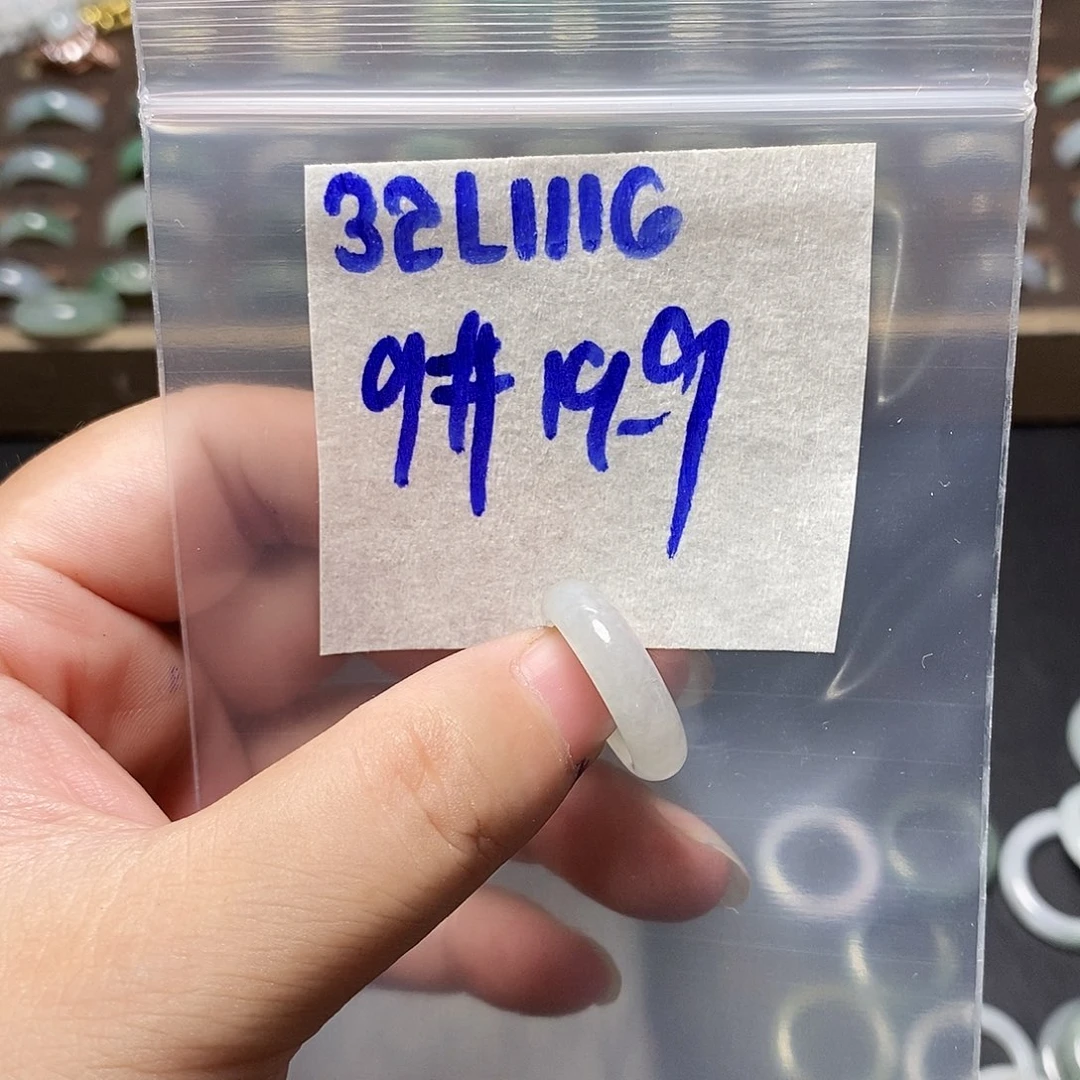 未镶嵌定制翡翠翡翠