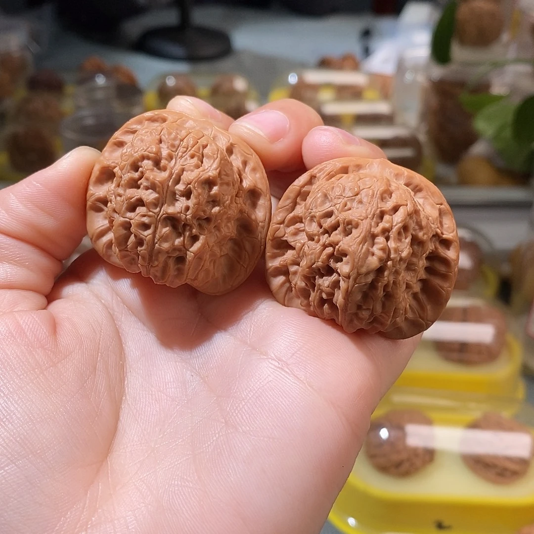文玩核桃吊坠C9微修血麒鳞39尺