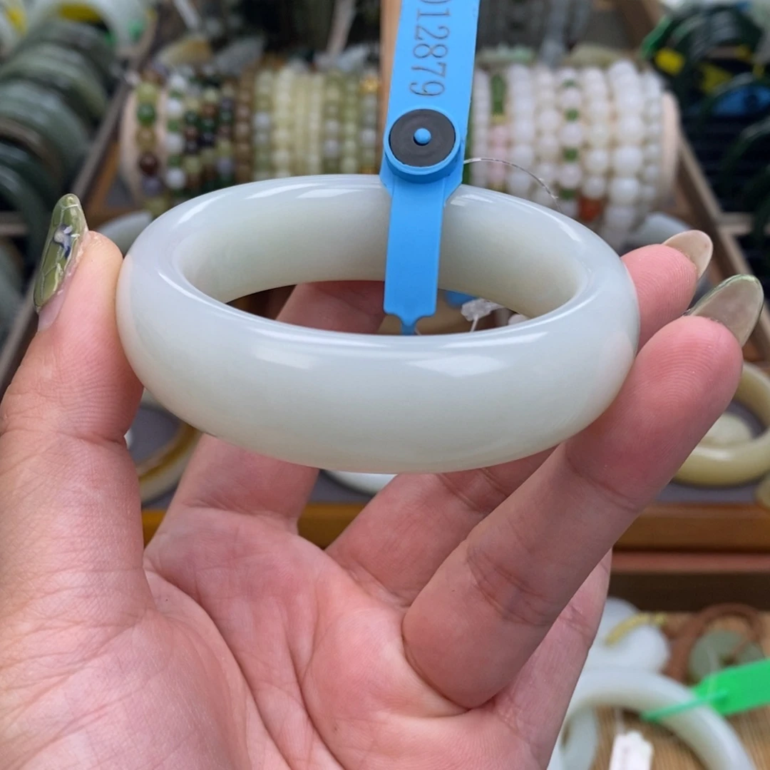 和田玉未镶嵌手镯福利