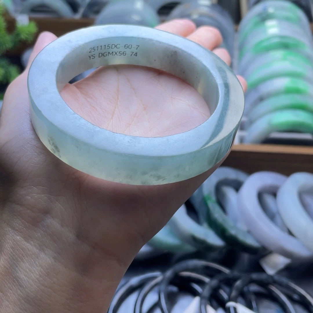 定制翡翠未镶嵌定制翡翠手镯