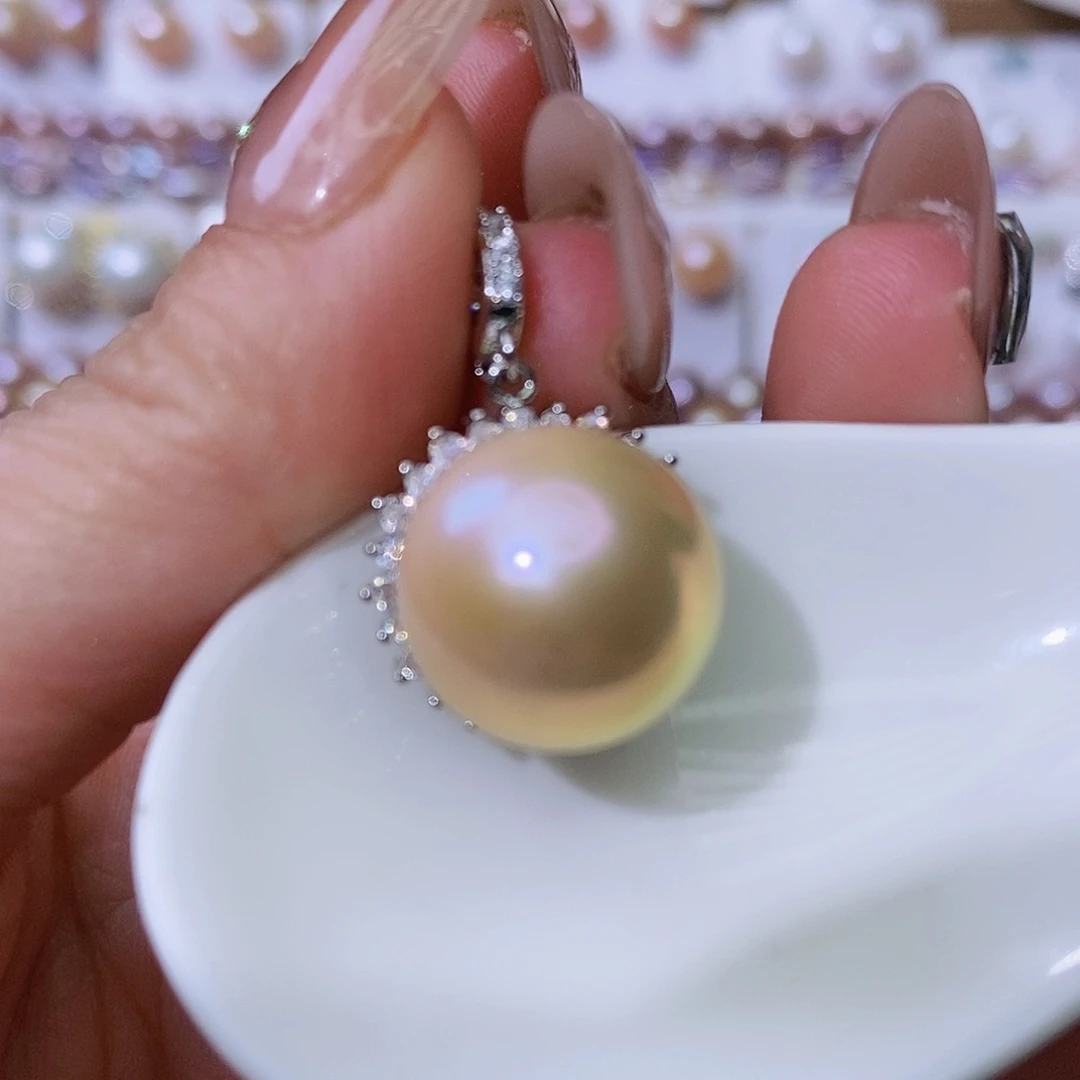 淡水珍珠颈饰合金