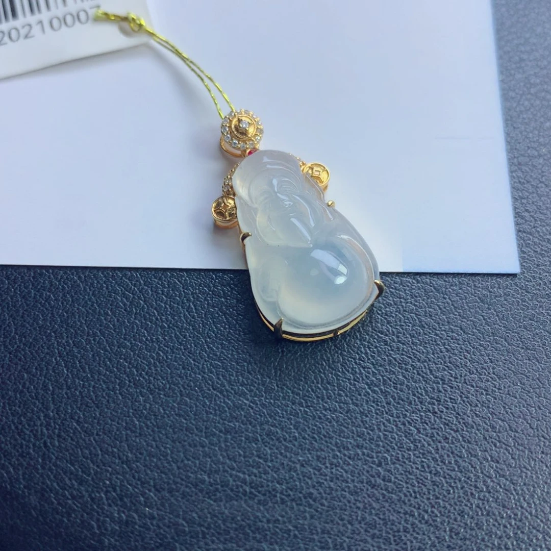 翡翠未镶嵌颈饰财爷