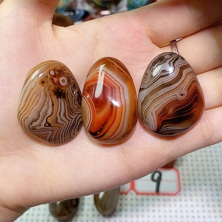 郑***师玛瑙/玉髓未镶嵌珠宝奇石