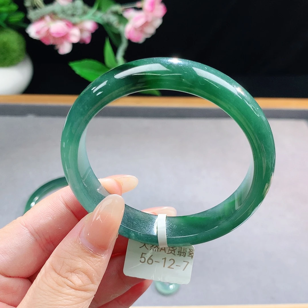 未镶嵌手镯（圆镯）翡翠