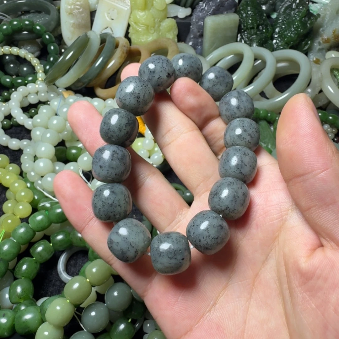 和田玉未镶嵌手串